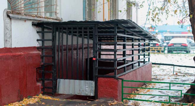 вход в подвал