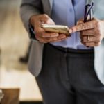 мужчина телефон очки часы кольцо