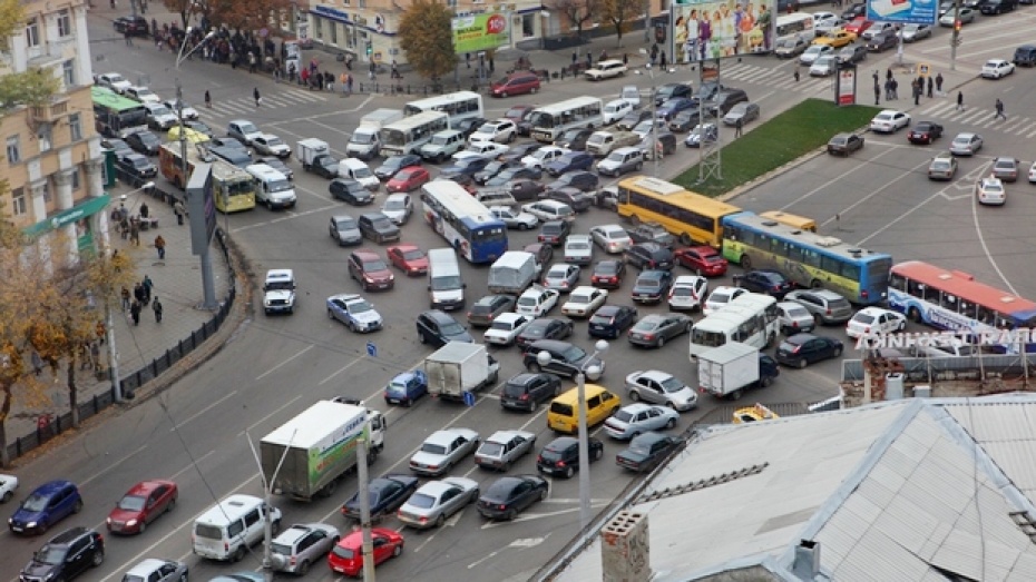 Можно ли обгонять на регулируемом перекрестке