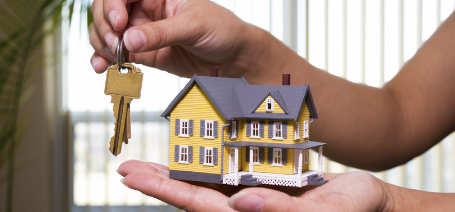 Как отказаться от доли в квартире в пользу другого собственника (родственника)