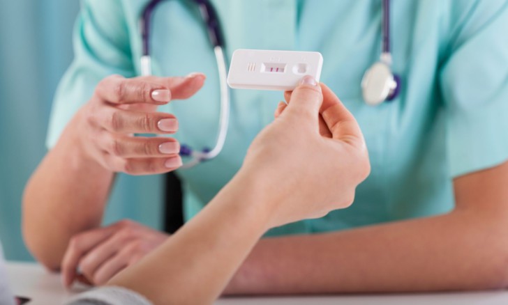Что должно насторожить при беременности: 10 поводов ехать к врачу